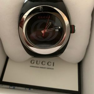 Men’s slightly used Gucci Sync XXL Watch Black